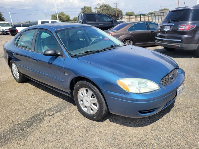 2004 FORD Taurus