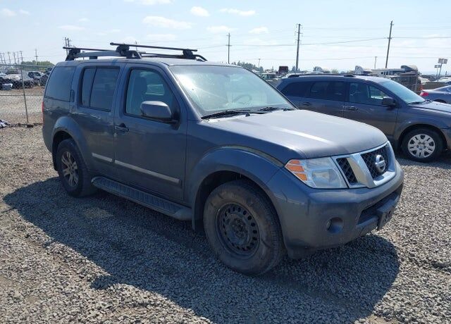 2011 NISSAN Pathfinder