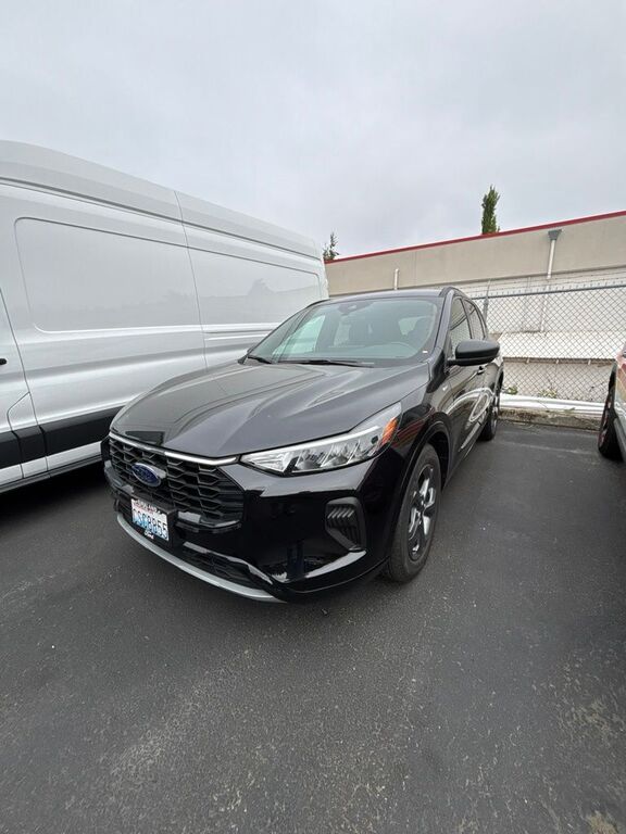 2023 FORD Escape