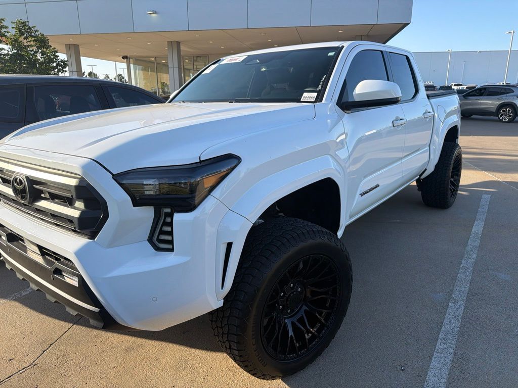 2024 TOYOTA Tacoma