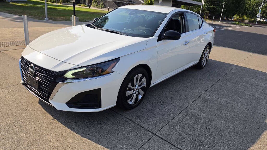 2024 NISSAN Altima
