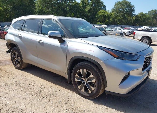2022 TOYOTA Highlander