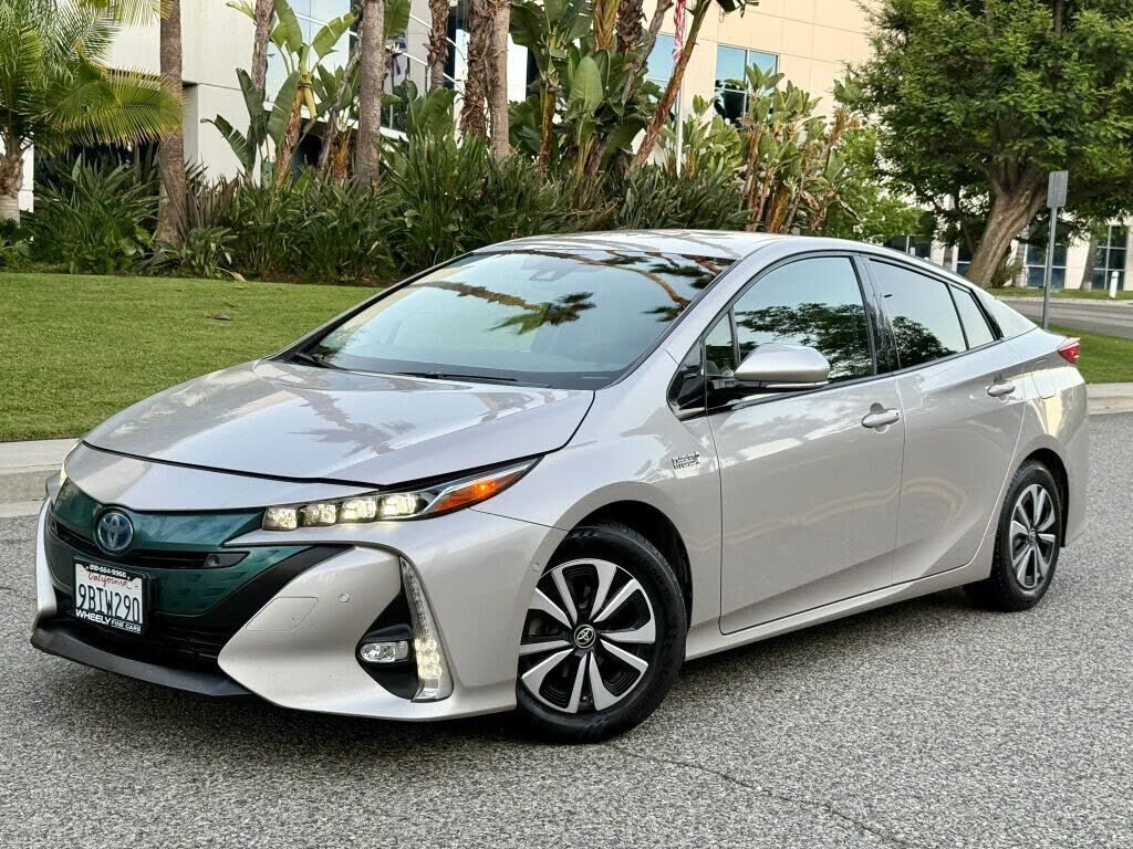2017 TOYOTA Prius