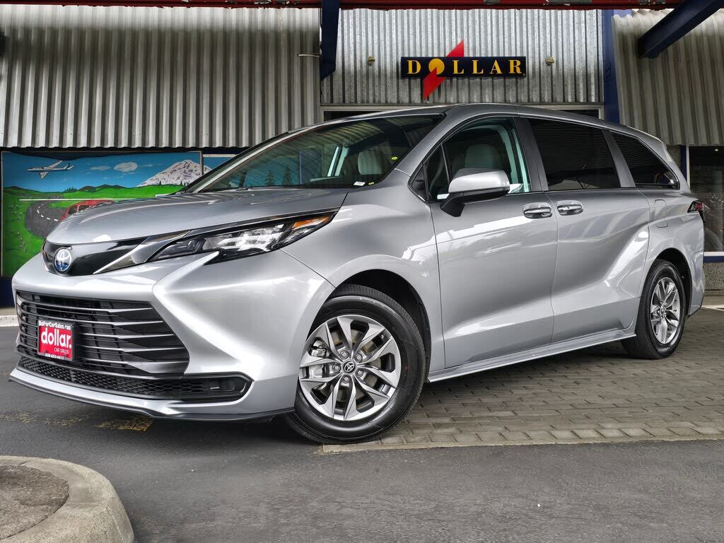 2024 TOYOTA Sienna