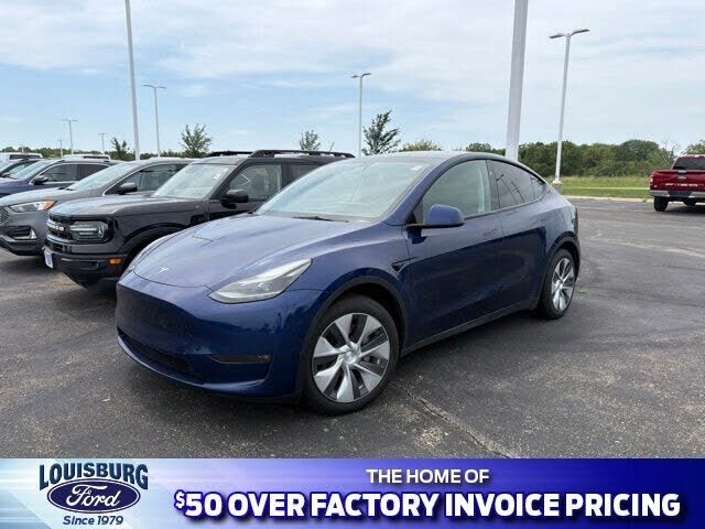 2023 TESLA Model Y
