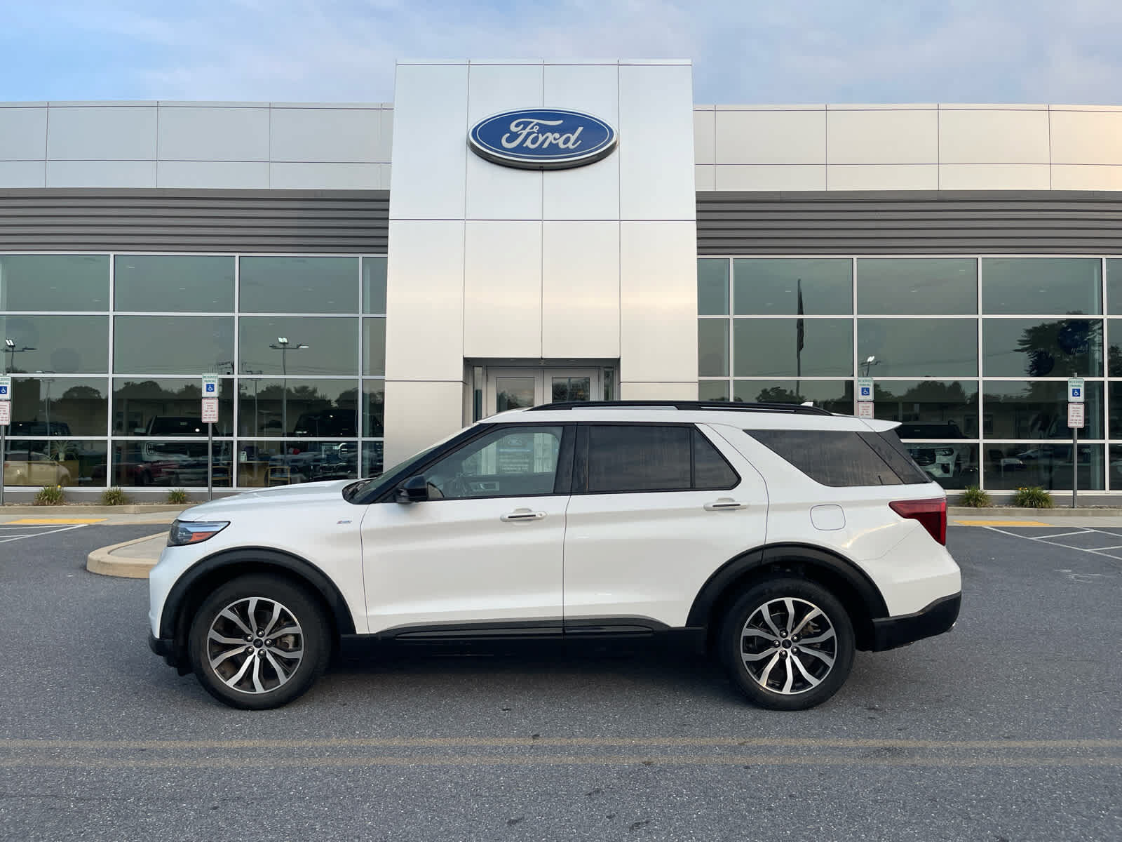 2022 FORD Explorer
