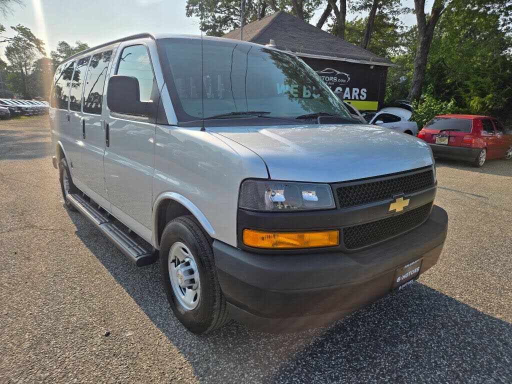 2023 CHEVROLET Express