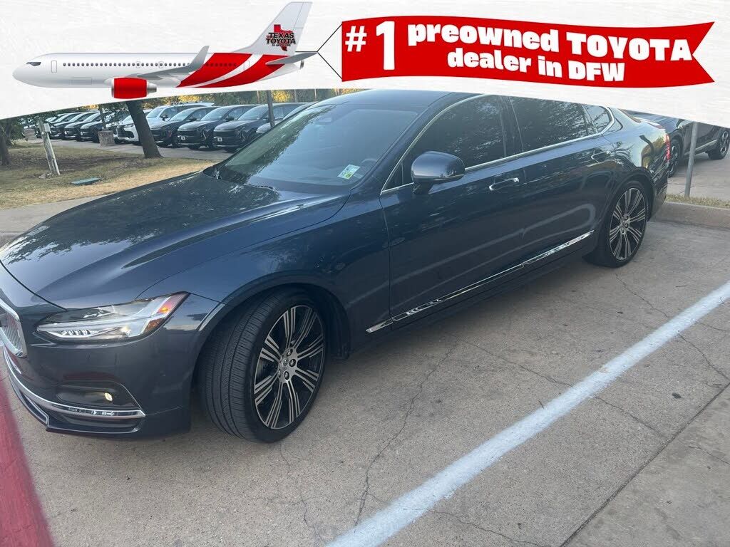2022 VOLVO S90