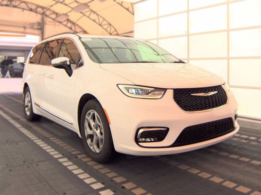 2023 CHRYSLER Pacifica