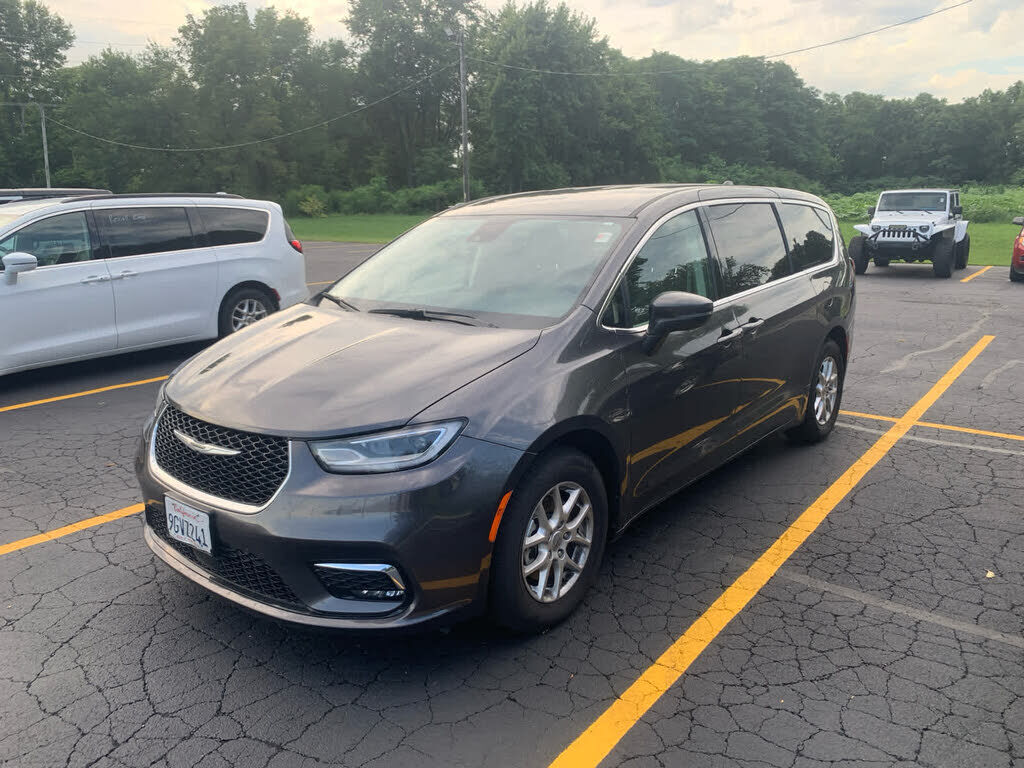 2023 CHRYSLER Pacifica