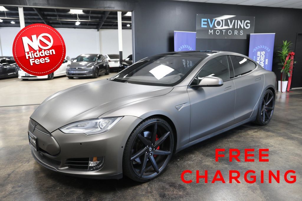 2015 TESLA Model S