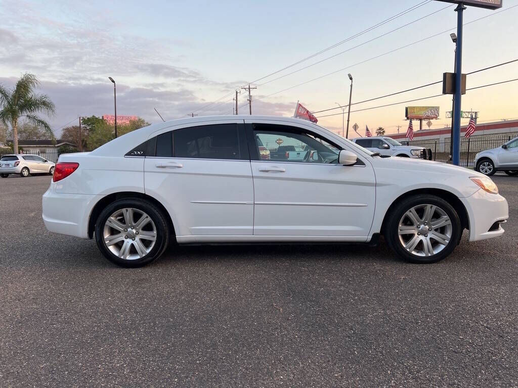 2013 CHRYSLER 200