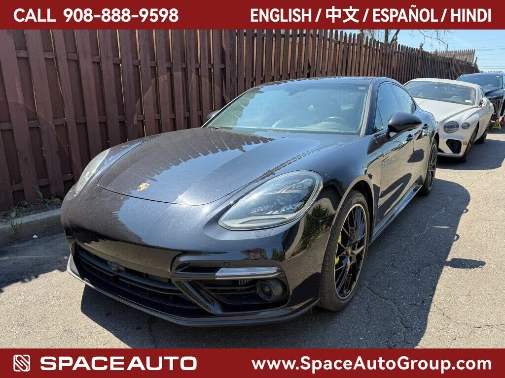 2018 PORSCHE Panamera