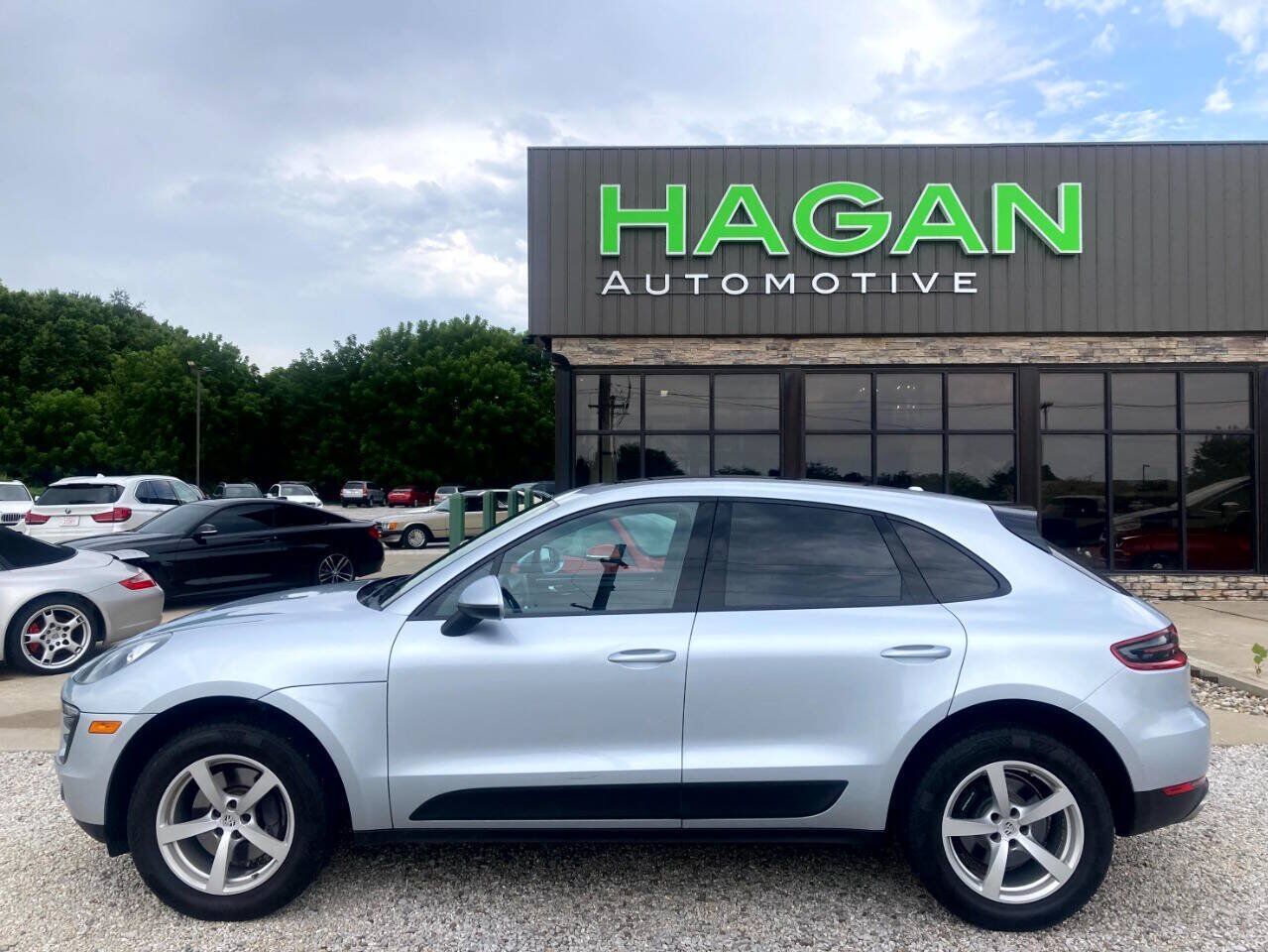 2017 PORSCHE Macan
