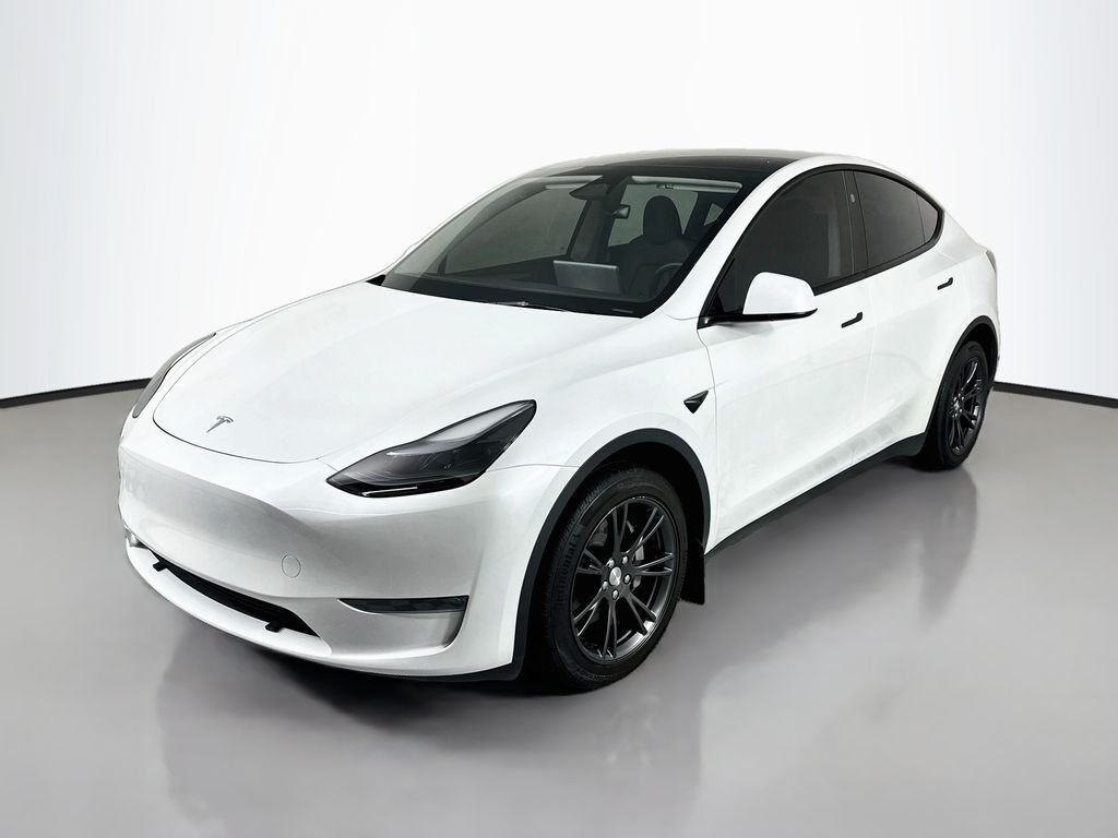 2025 TESLA Model Y