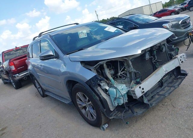 2015 TOYOTA Highlander