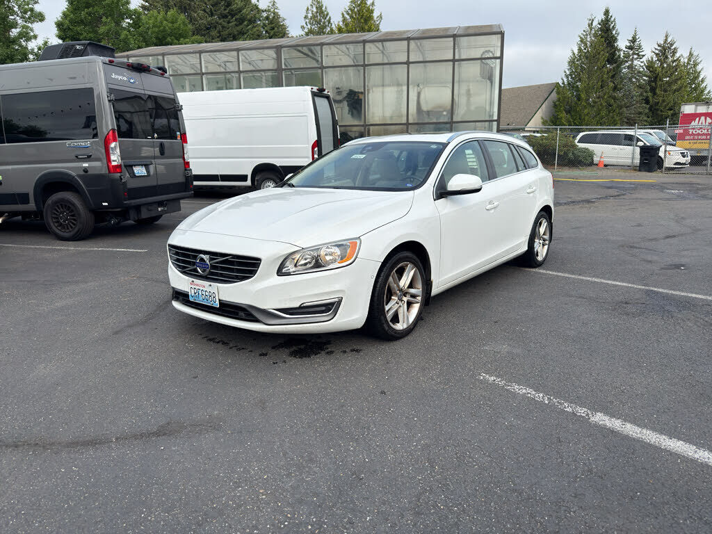 2015 VOLVO V60