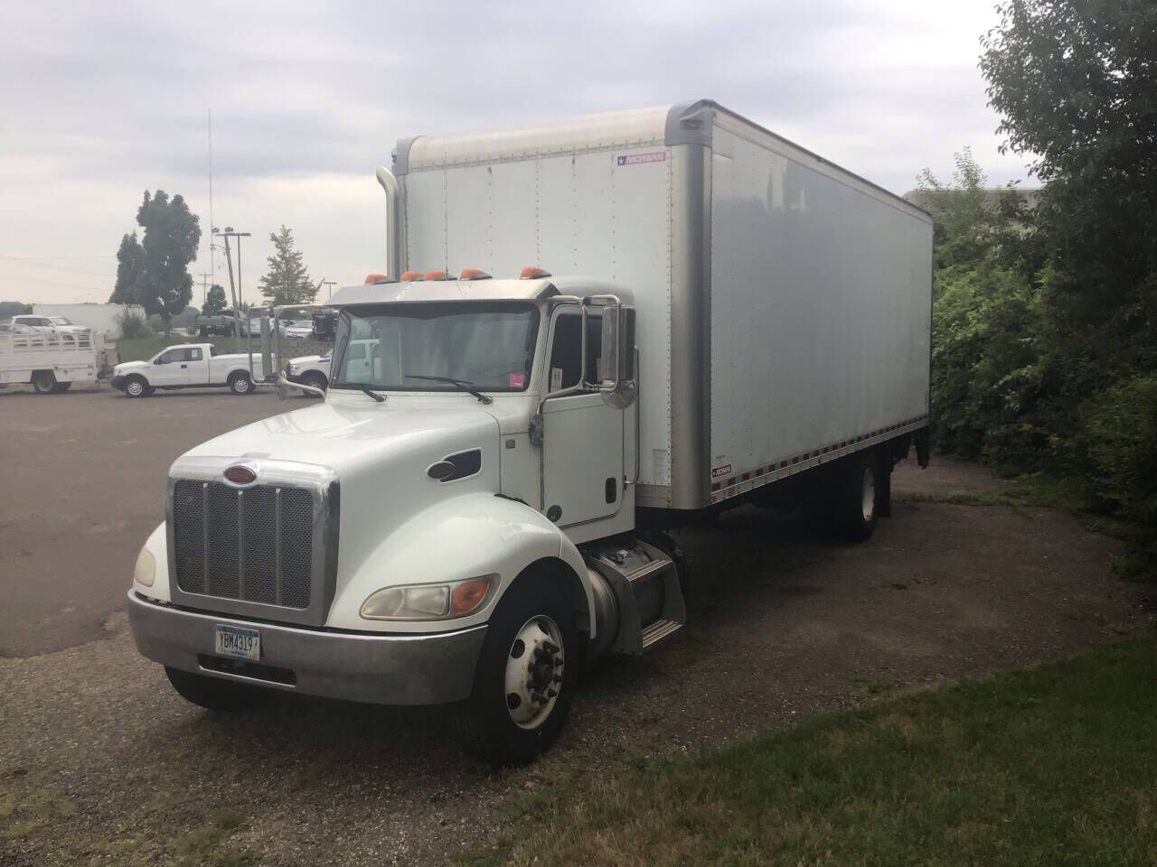 1985 PETERBILT 337