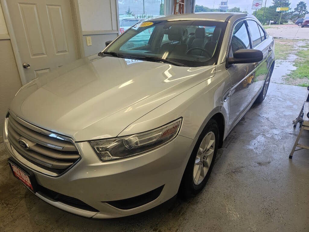 2013 FORD Taurus