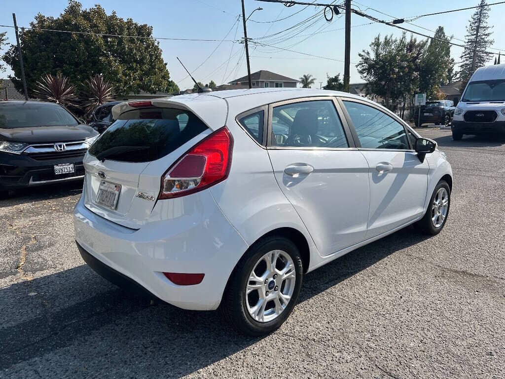 2016 FORD Fiesta