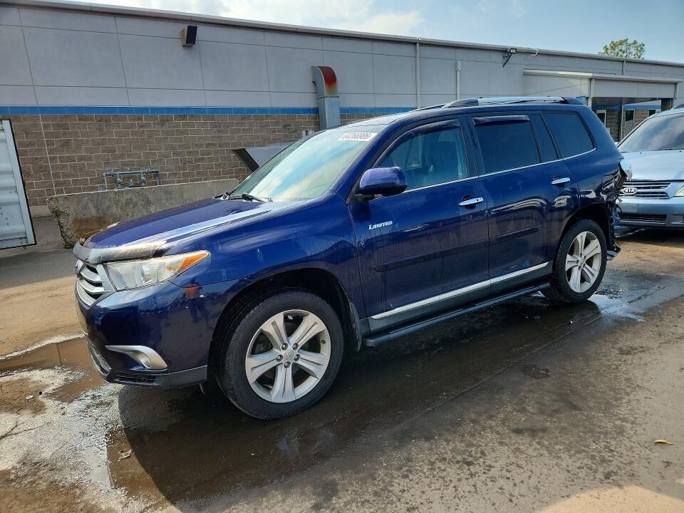 2013 TOYOTA Highlander