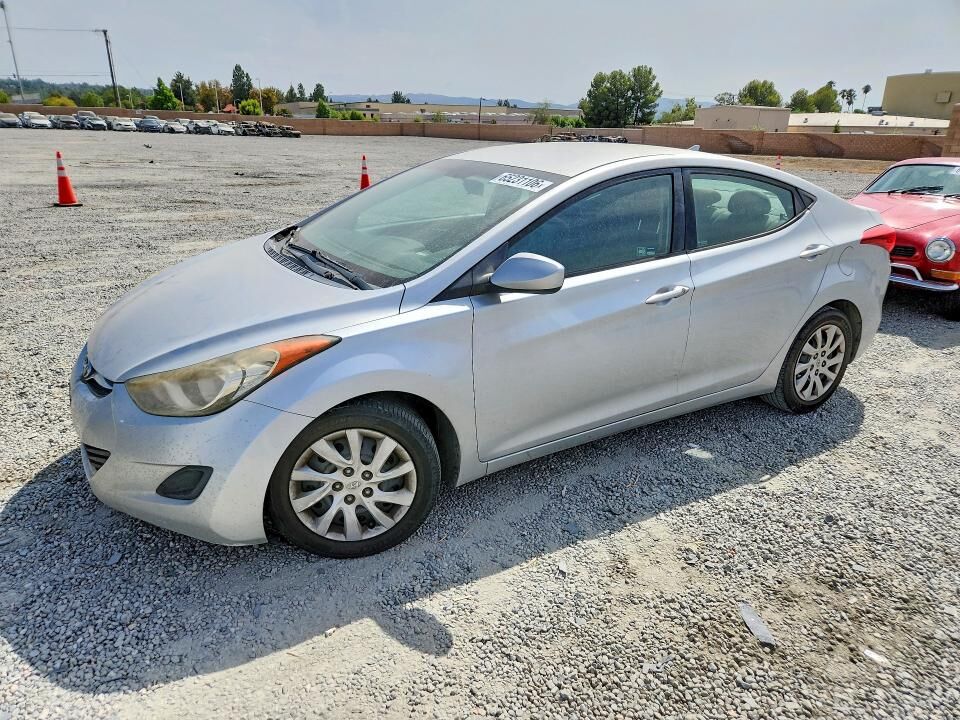 2013 HYUNDAI Elantra