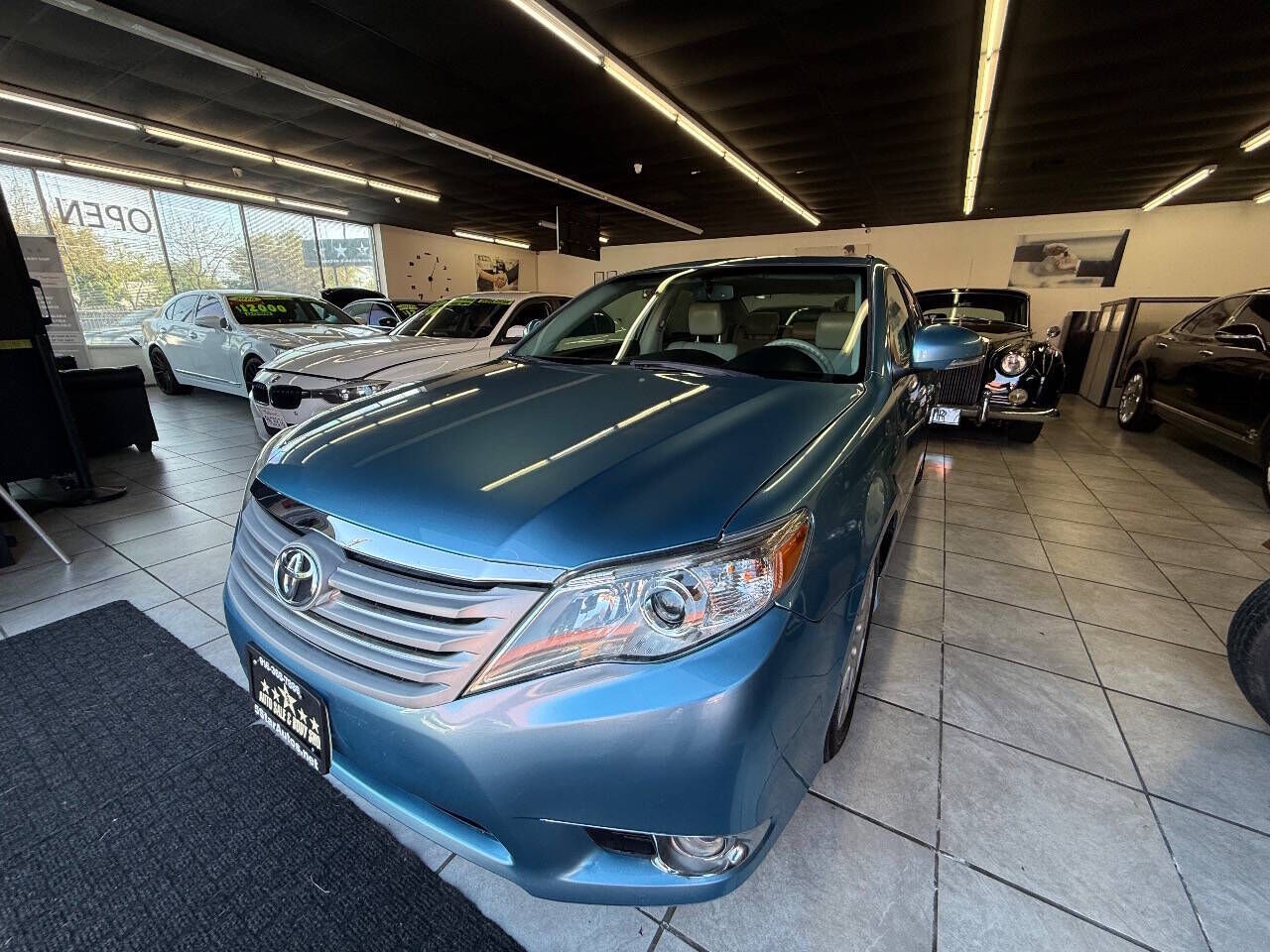 2011 TOYOTA Avalon