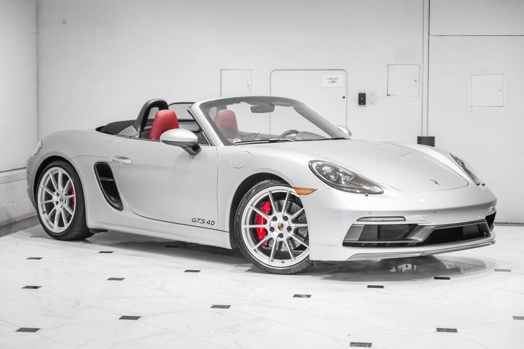 2024 PORSCHE 718