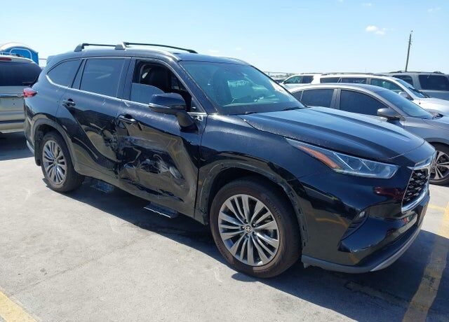 2021 TOYOTA Highlander