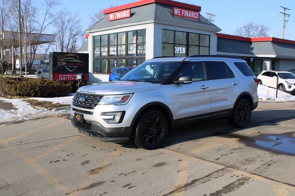 2017 FORD Explorer