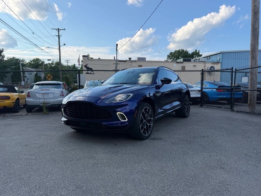 2021 ASTON MARTIN DBX