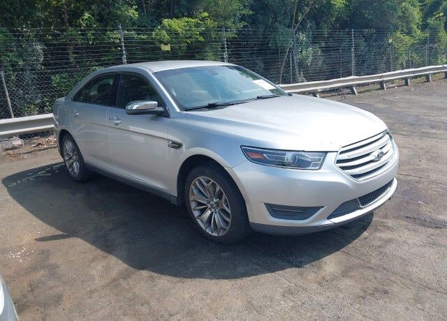 2013 FORD Taurus