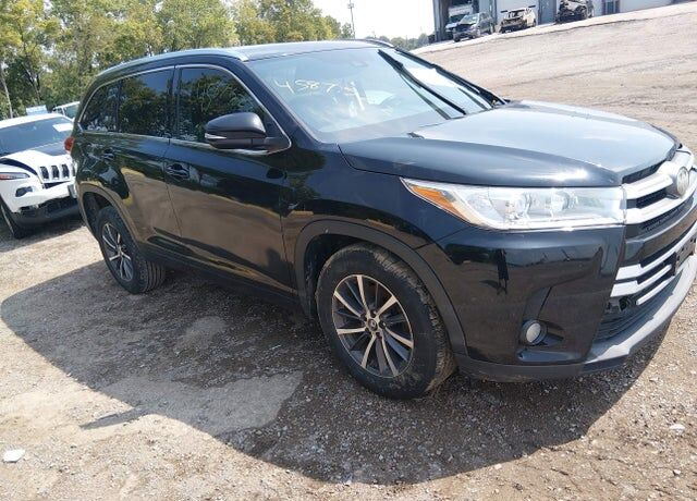 2017 TOYOTA Highlander