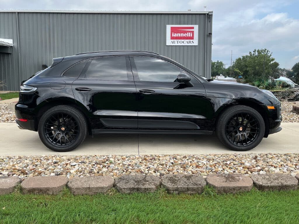 2021 PORSCHE Macan