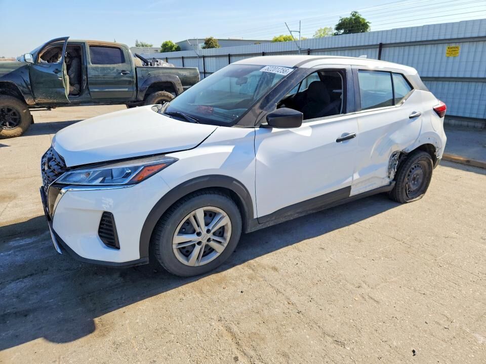 2023 NISSAN Kicks