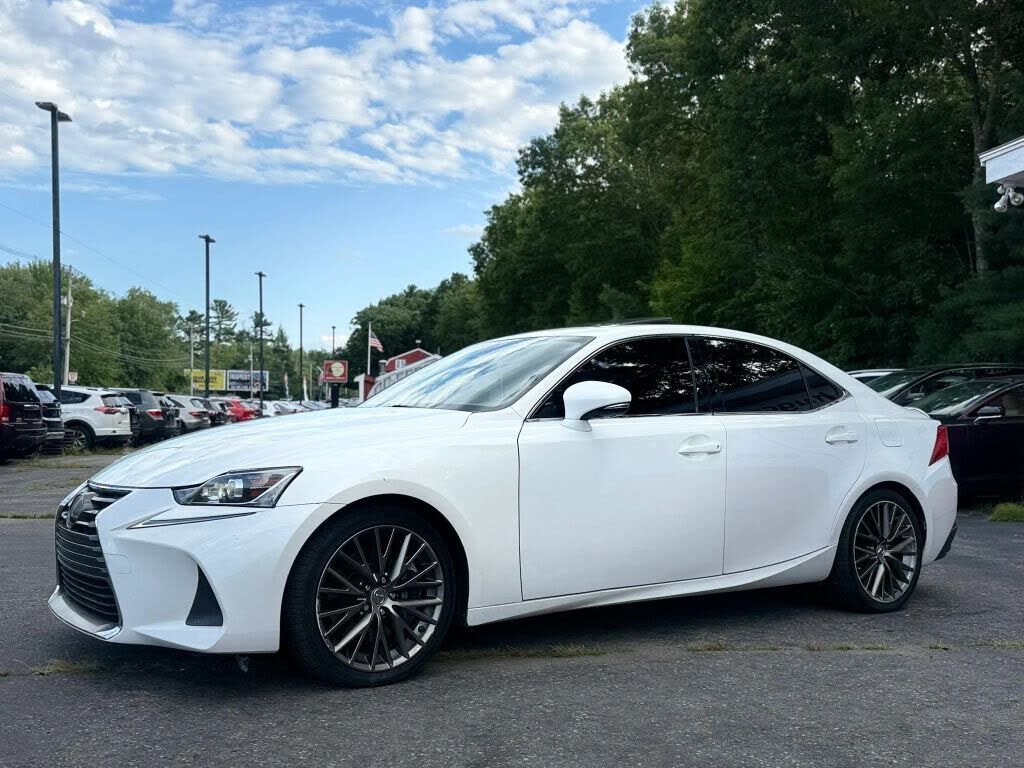 2017 LEXUS IS
