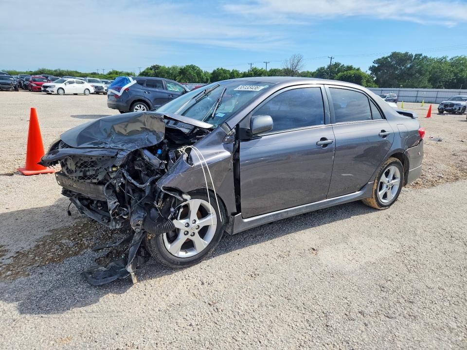 2013 TOYOTA Corolla
