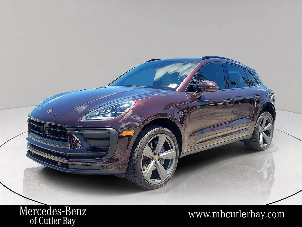 2024 PORSCHE Macan