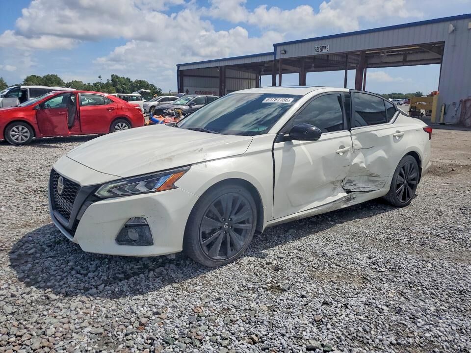 2022 NISSAN Altima