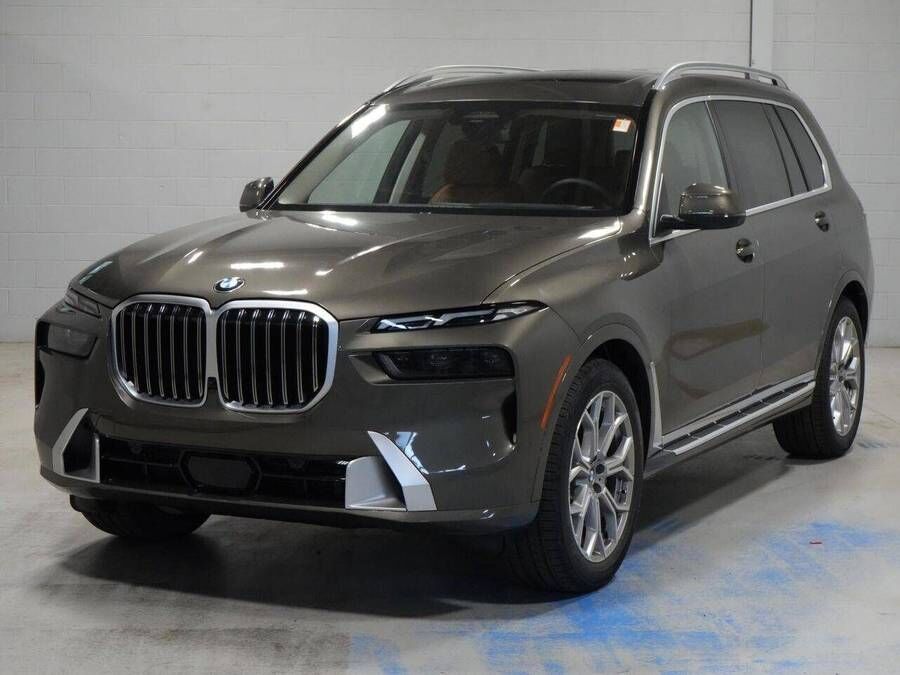 2027 BMW X7