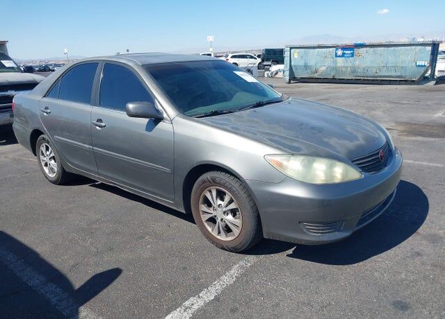 2005 TOYOTA Camry
