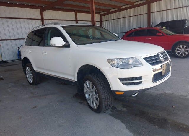 2009 VOLKSWAGEN Touareg