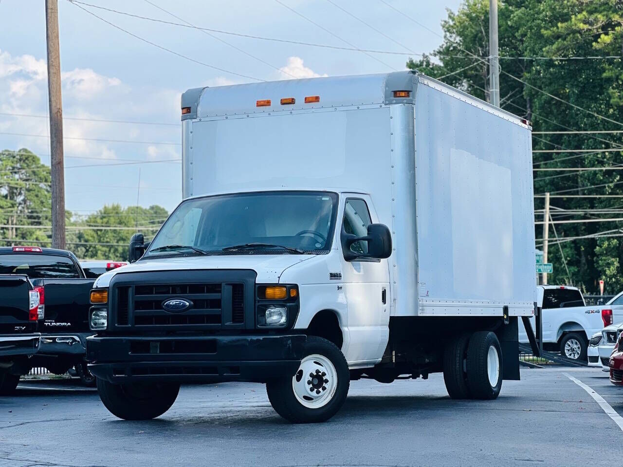 2011 FORD E-450