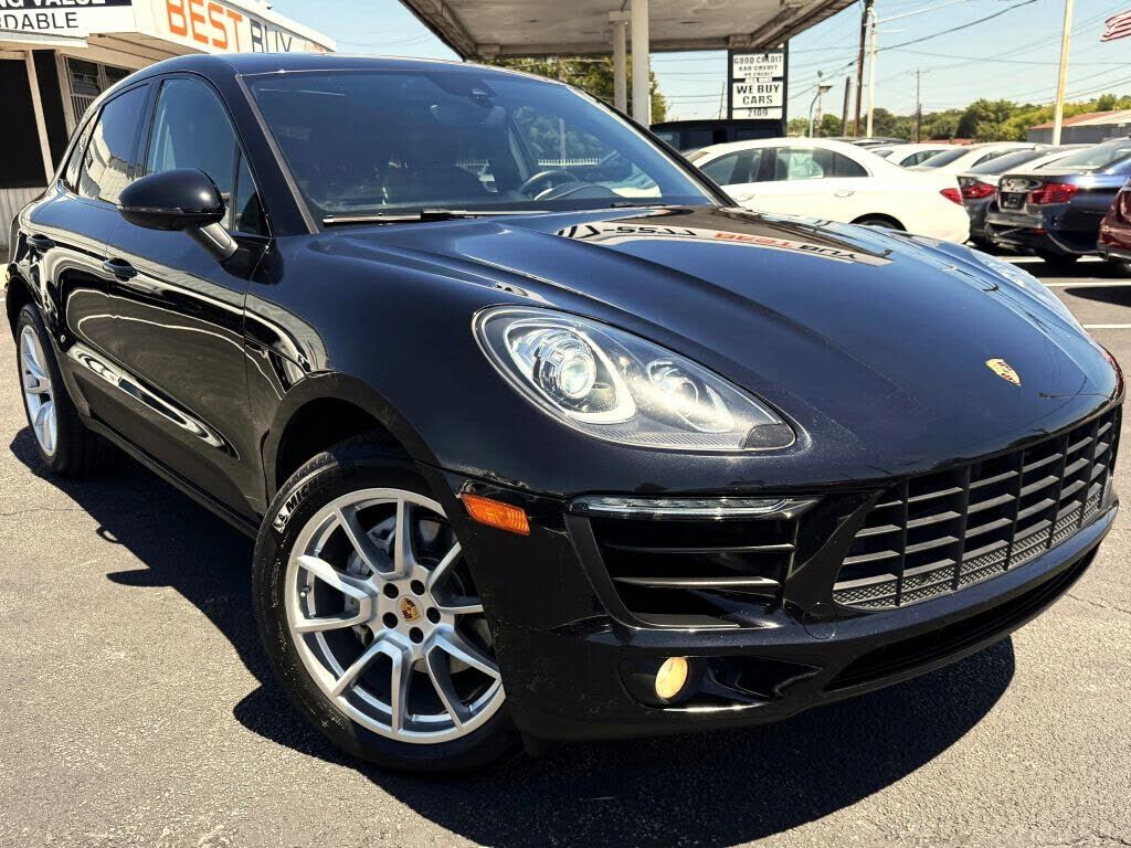 2017 PORSCHE Macan