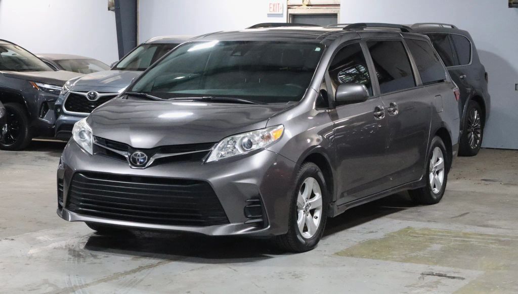 2015 TOYOTA Sienna