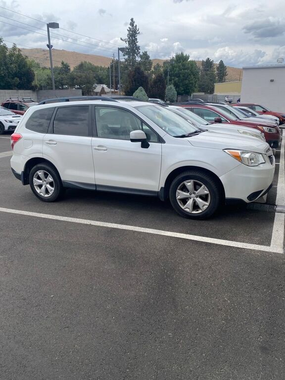 2014 SUBARU Forester
