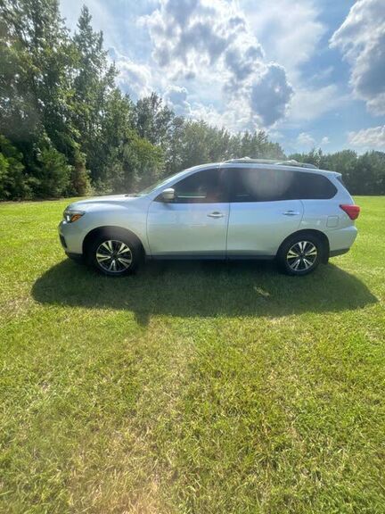 2017 NISSAN Pathfinder