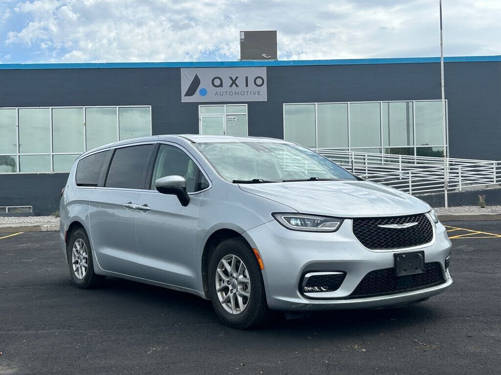 2023 CHRYSLER Pacifica