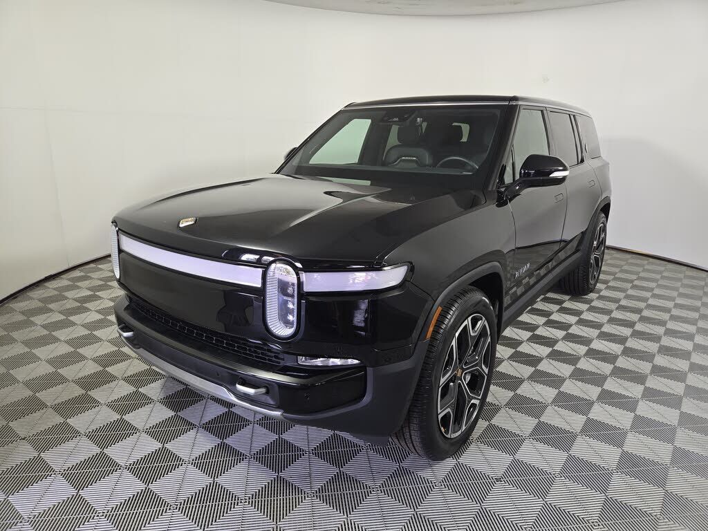 2024 RIVIAN R1S