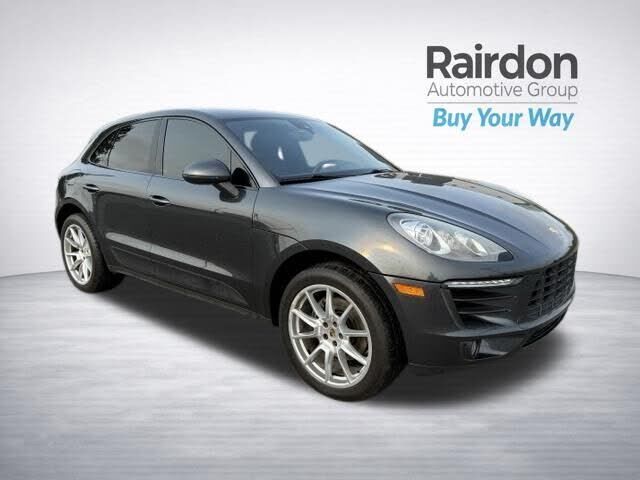 2017 PORSCHE Macan
